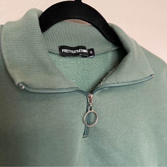 Pretty Little Thing Green Cropped Sweatshirt Small - Picture 3 of 4